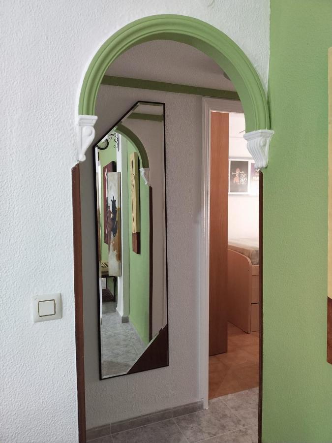 An Indian Bollywood Sevilla Experience - For Families, Couples & Business Trips Exterior photo